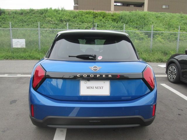 BMW MINI COOPER 5DOOR 2025 Image 31