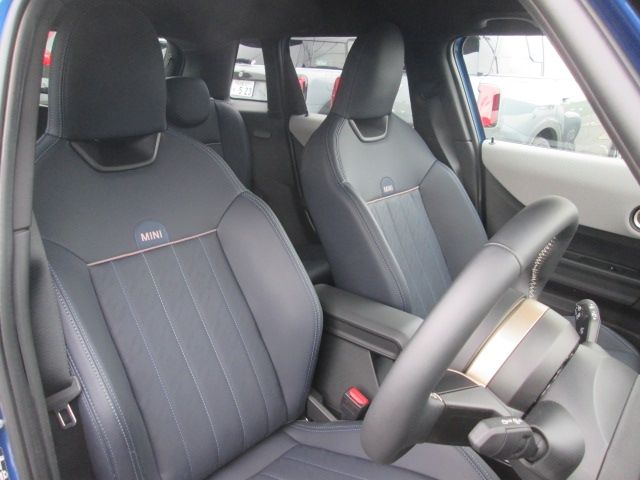 BMW MINI COOPER 5DOOR 2025 Image 31