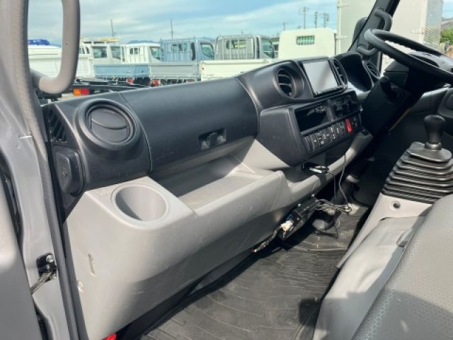 TOYOTA DYNA 2019 Image 31
