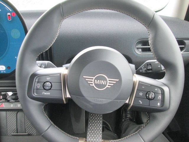 BMW MINI COOPER 5DOOR 2025 Image 31