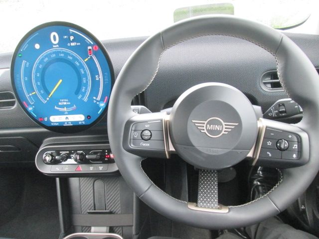 BMW MINI COOPER 5DOOR 2025 Image 31