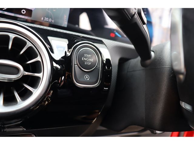 MERCEDES BENZ CLA SH 2020 Image 31