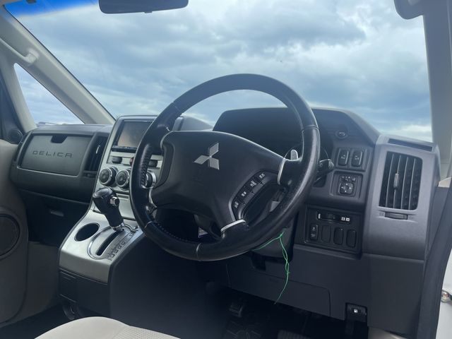 MITSUBISHI DELICA D:5 2WD 2012 Image 31