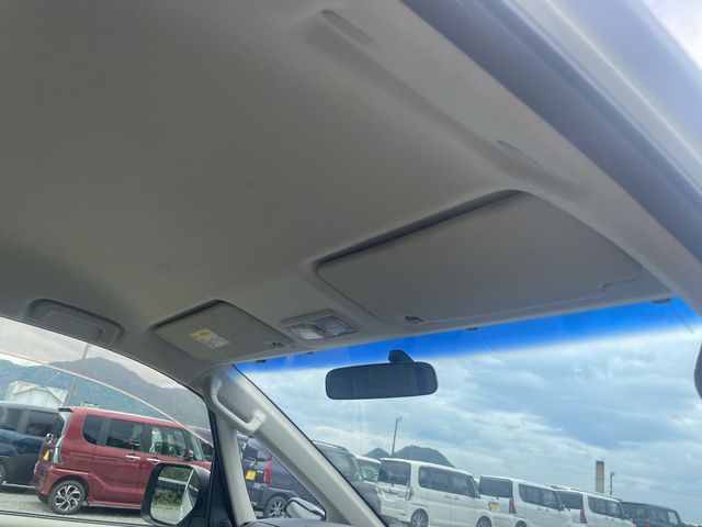 MITSUBISHI DELICA D:5 2WD 2012 Image 31