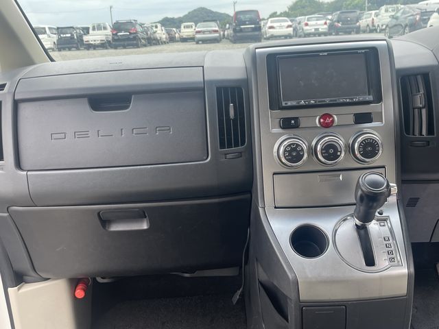 MITSUBISHI DELICA D:5 2WD 2012 Image 31