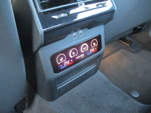 BMW 5SERIES SEDAN 2025 Image 31