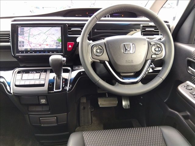 HONDA STEPWAGON 2017 Image 31