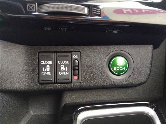 HONDA STEPWAGON 2017 Image 31