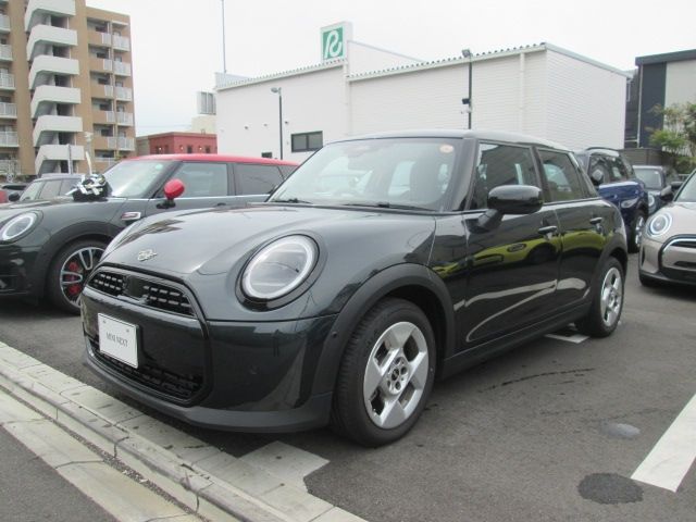 BMW MINI COOPER 5DOOR 2025 Image 31