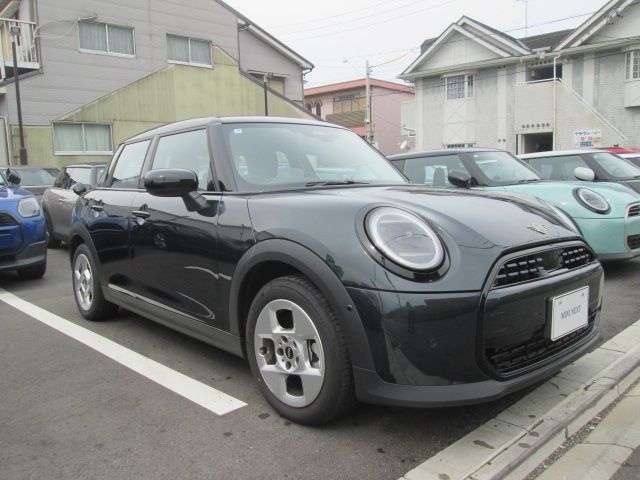 BMW MINI COOPER 5DOOR 2025 Image 31