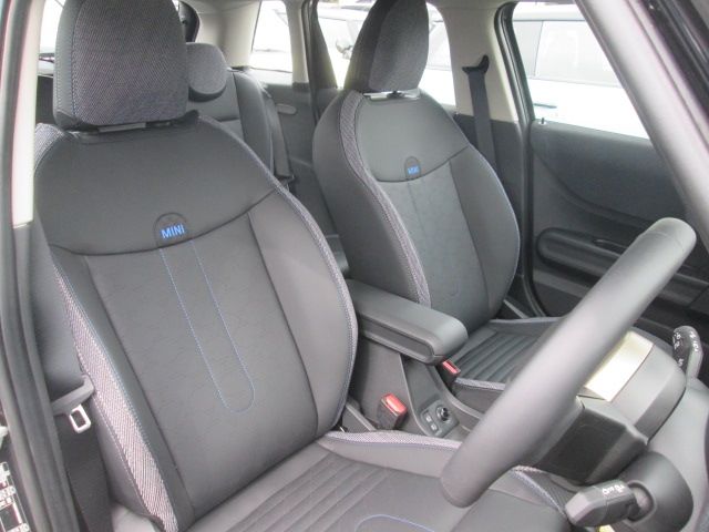 BMW MINI COOPER 5DOOR 2025 Image 31