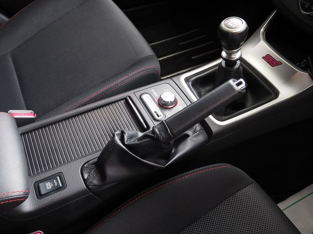 SUBARU IMPREZA WRX 5DOOR 2010 Image 31