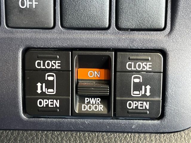 TOYOTA NOAH 2014 Image 31