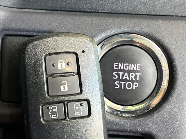 TOYOTA NOAH 2014 Image 31