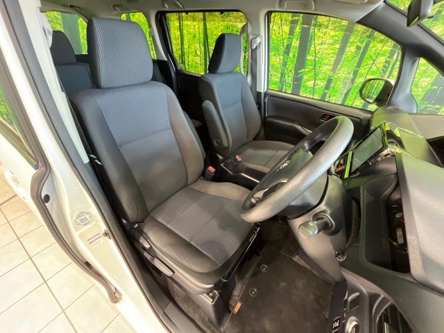 TOYOTA NOAH 2014 Image 31