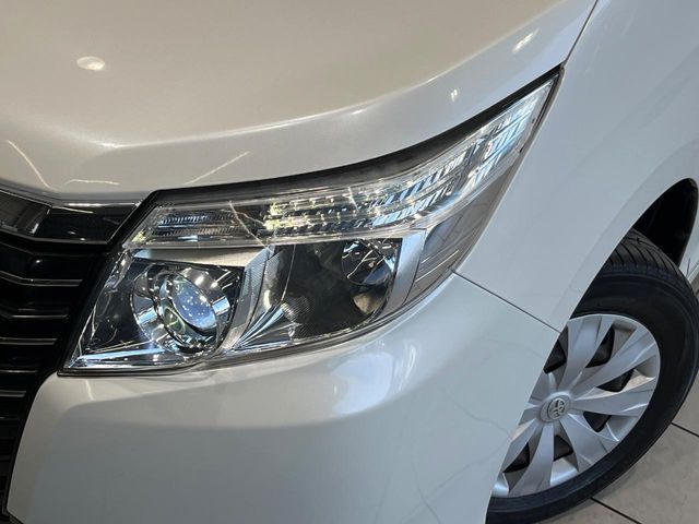 TOYOTA NOAH 2014 Image 31