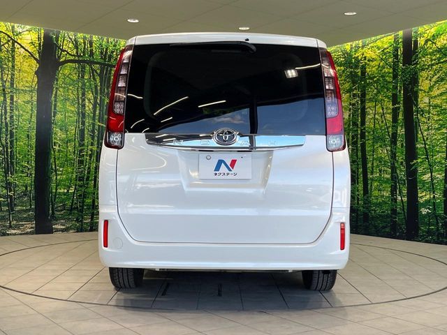 TOYOTA NOAH 2014 Image 31