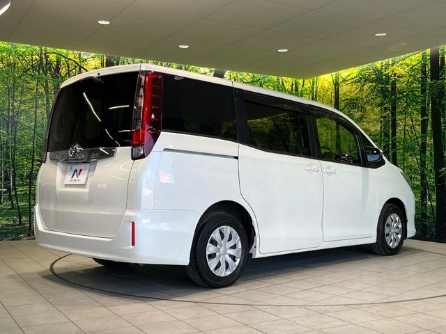 TOYOTA NOAH 2014 Image 31