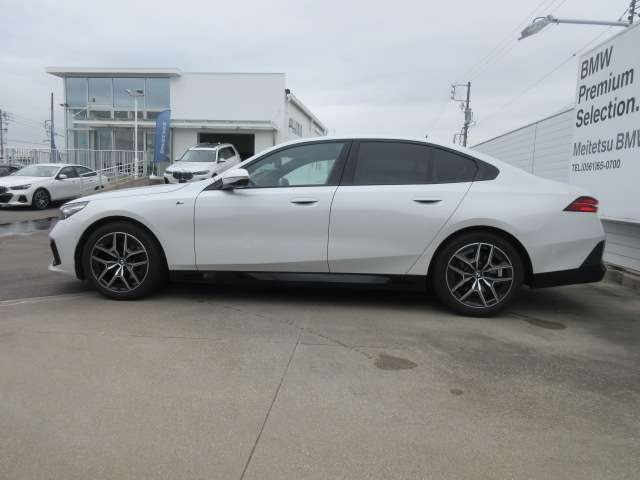 BMW 5SERIES SEDAN 2025 Image 31