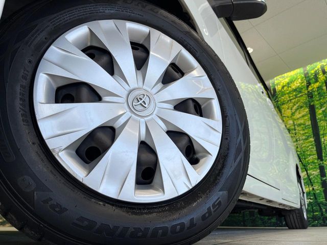 TOYOTA VOXY 2014 Image 31