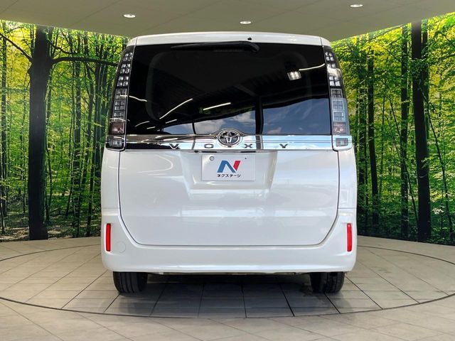 TOYOTA VOXY 2014 Image 31