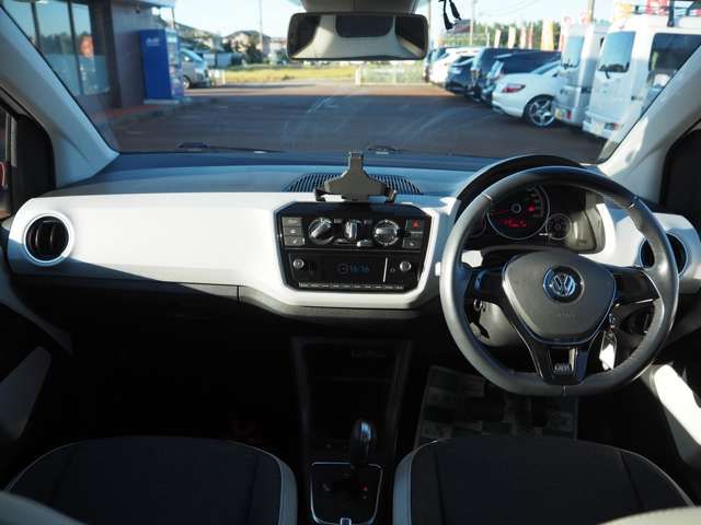 VOLKSWAGEN UP! 2019 Image 31