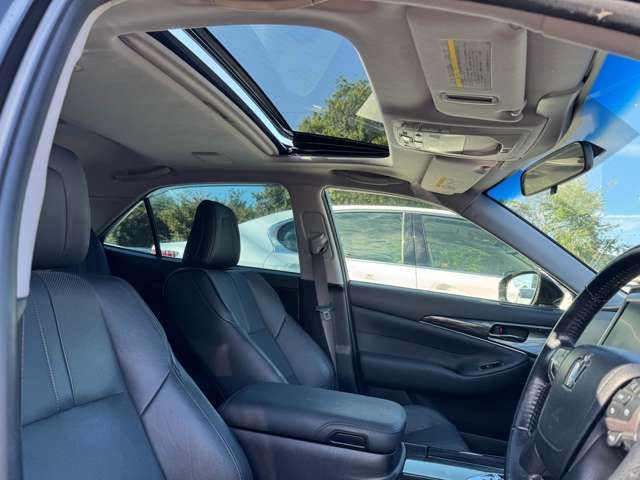 TOYOTA CROWN SEDAN 2013 Image 31