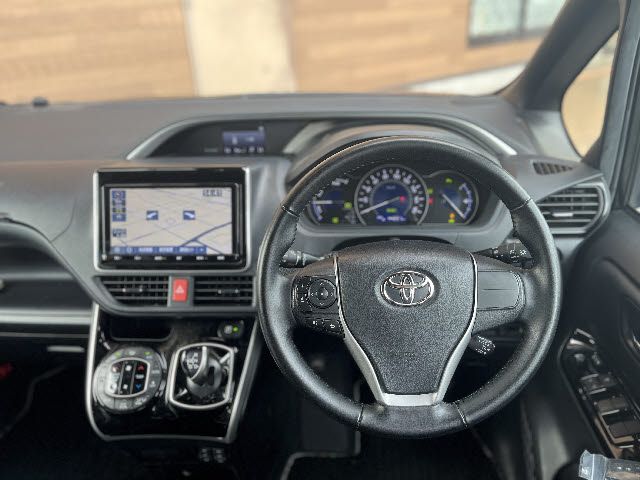 TOYOTA VOXY HYBRID 2021 Image 31