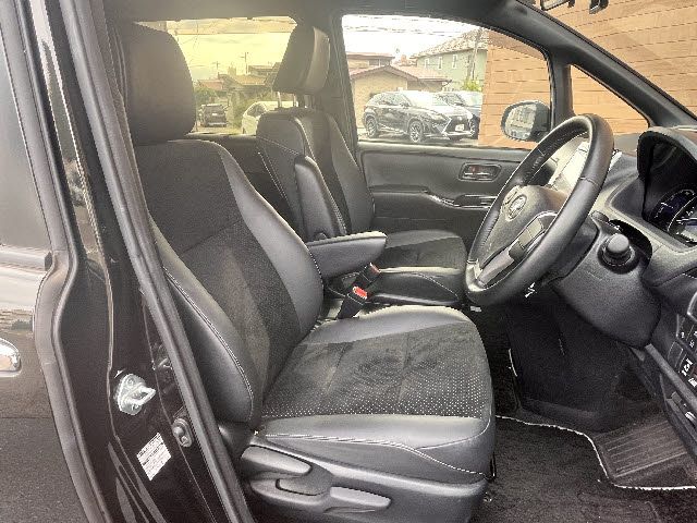 TOYOTA VOXY HYBRID 2021 Image 31