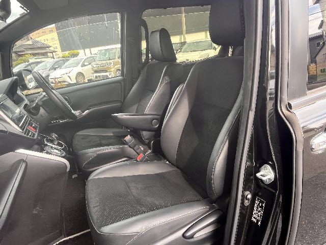 TOYOTA VOXY HYBRID 2021 Image 31