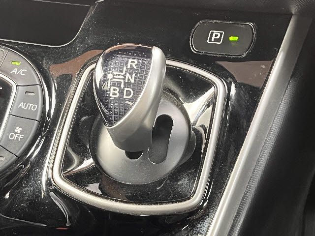 TOYOTA VOXY HYBRID 2021 Image 31