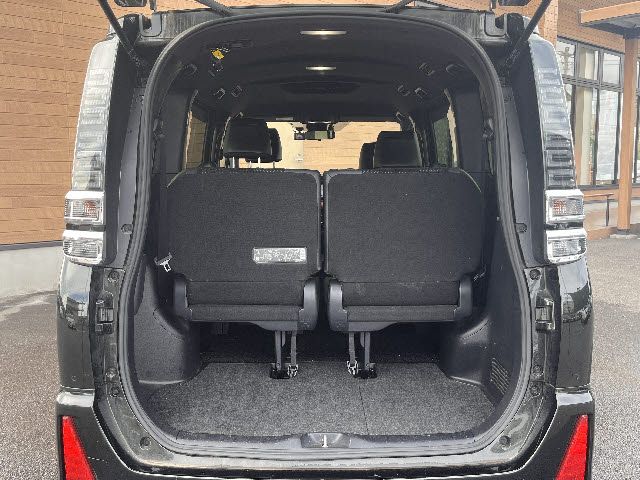 TOYOTA VOXY HYBRID 2021 Image 31