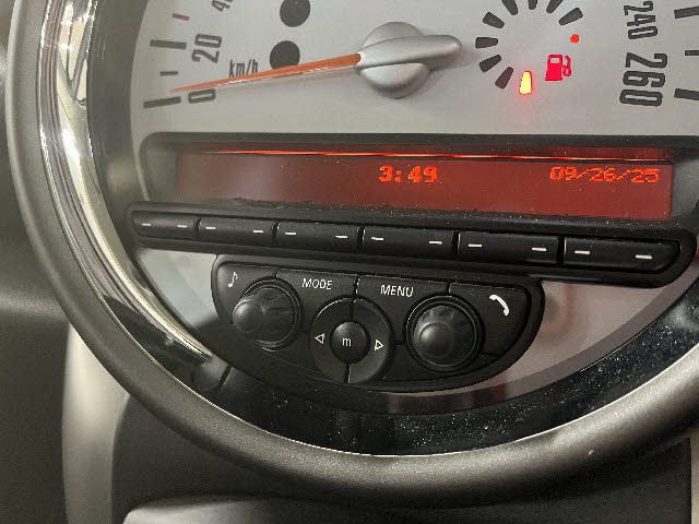 BMW MINI COOPER CROS 2011 Image 31