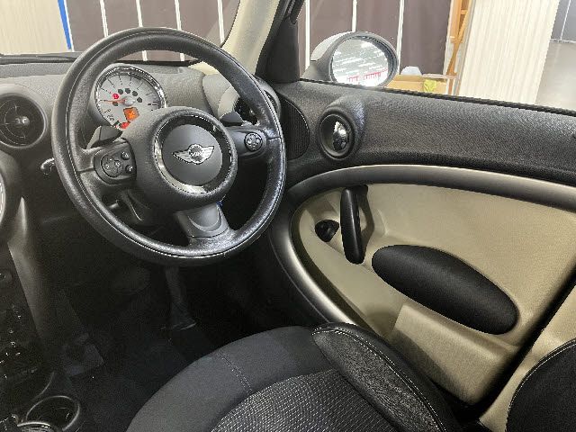 BMW MINI COOPER CROS 2011 Image 31