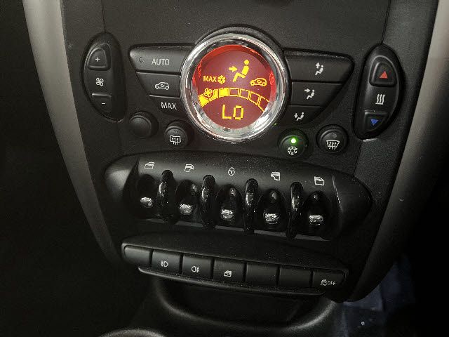 BMW MINI COOPER CROS 2011 Image 31