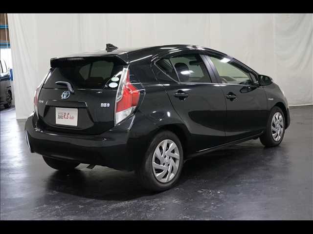 TOYOTA AQUA 2015 Image 31