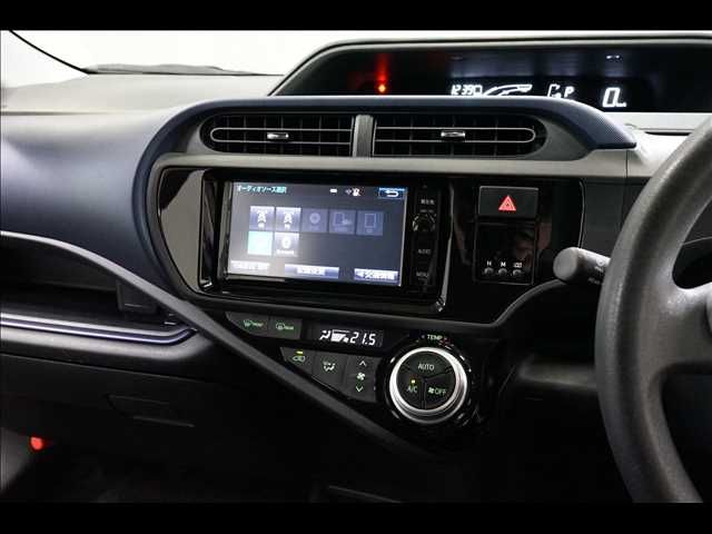 TOYOTA AQUA 2015 Image 31