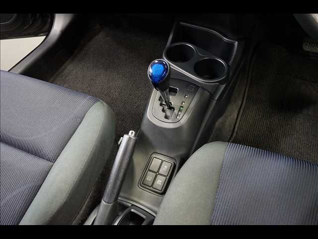 TOYOTA AQUA 2015 Image 31