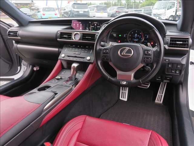 TOYOTA LEXUS RC300H 2018 Image 31