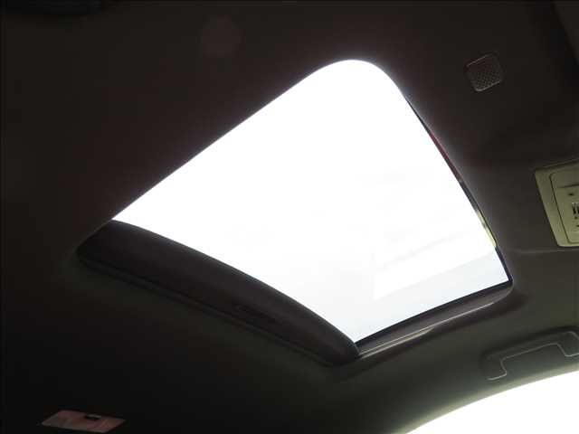 TOYOTA LEXUS RC300H 2018 Image 31