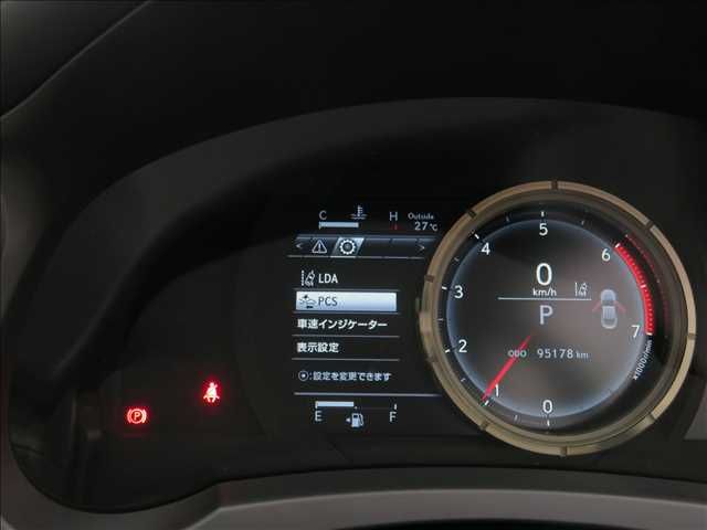 TOYOTA LEXUS RC300H 2018 Image 31