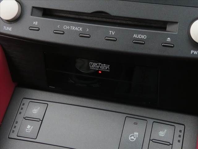 TOYOTA LEXUS RC300H 2018 Image 31