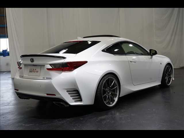 TOYOTA LEXUS RC300H 2018 Image 31