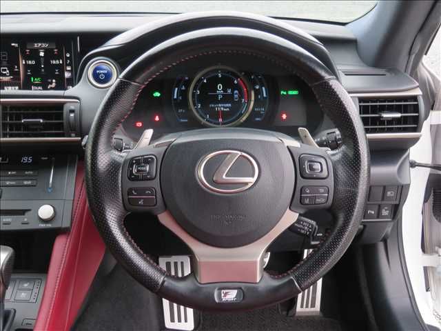 TOYOTA LEXUS RC300H 2018 Image 31