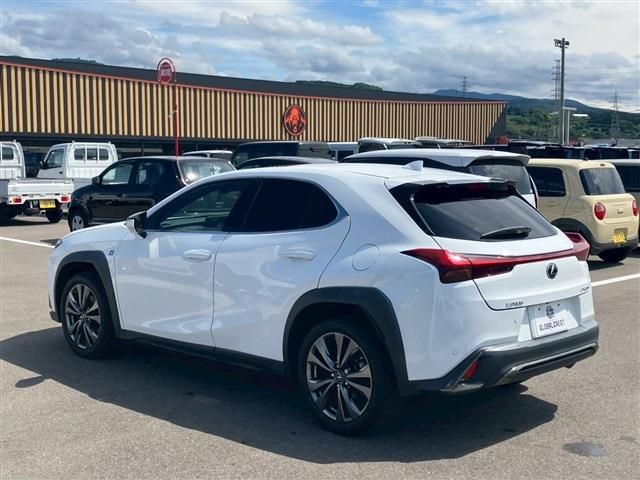 TOYOTA LEXUS UX200 2020 Image 31