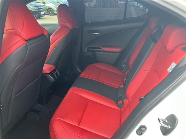 TOYOTA LEXUS UX200 2020 Image 31