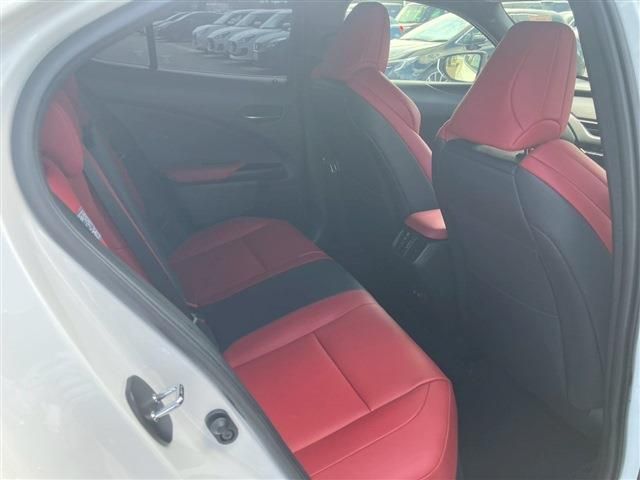 TOYOTA LEXUS UX200 2020 Image 31