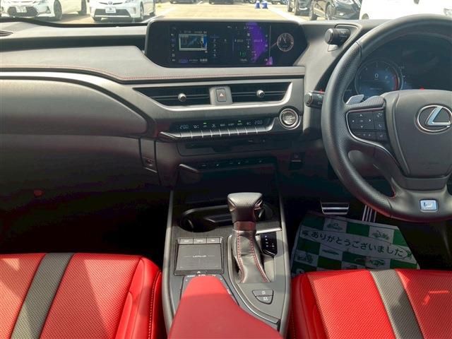 TOYOTA LEXUS UX200 2020 Image 31