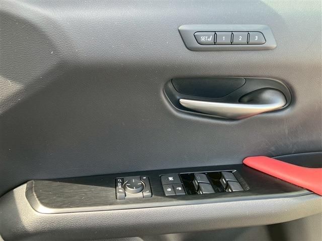 TOYOTA LEXUS UX200 2020 Image 31