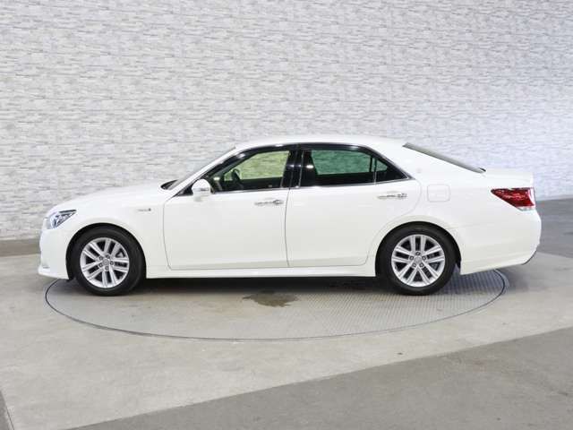 TOYOTA CROWN SEDAN HYBRID 2013 Image 31